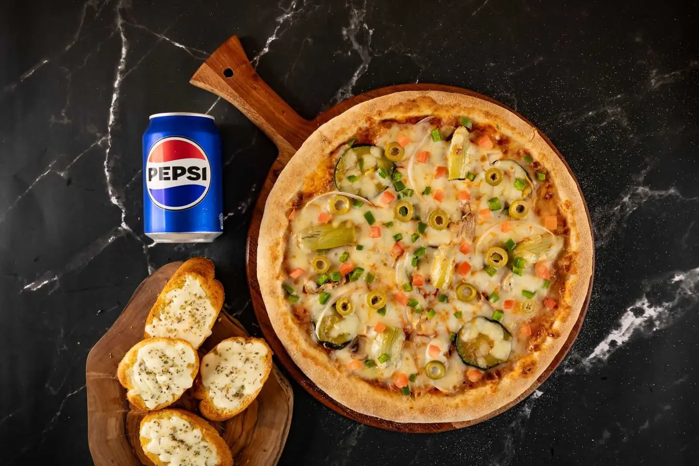 Large Pizza Delight Meal