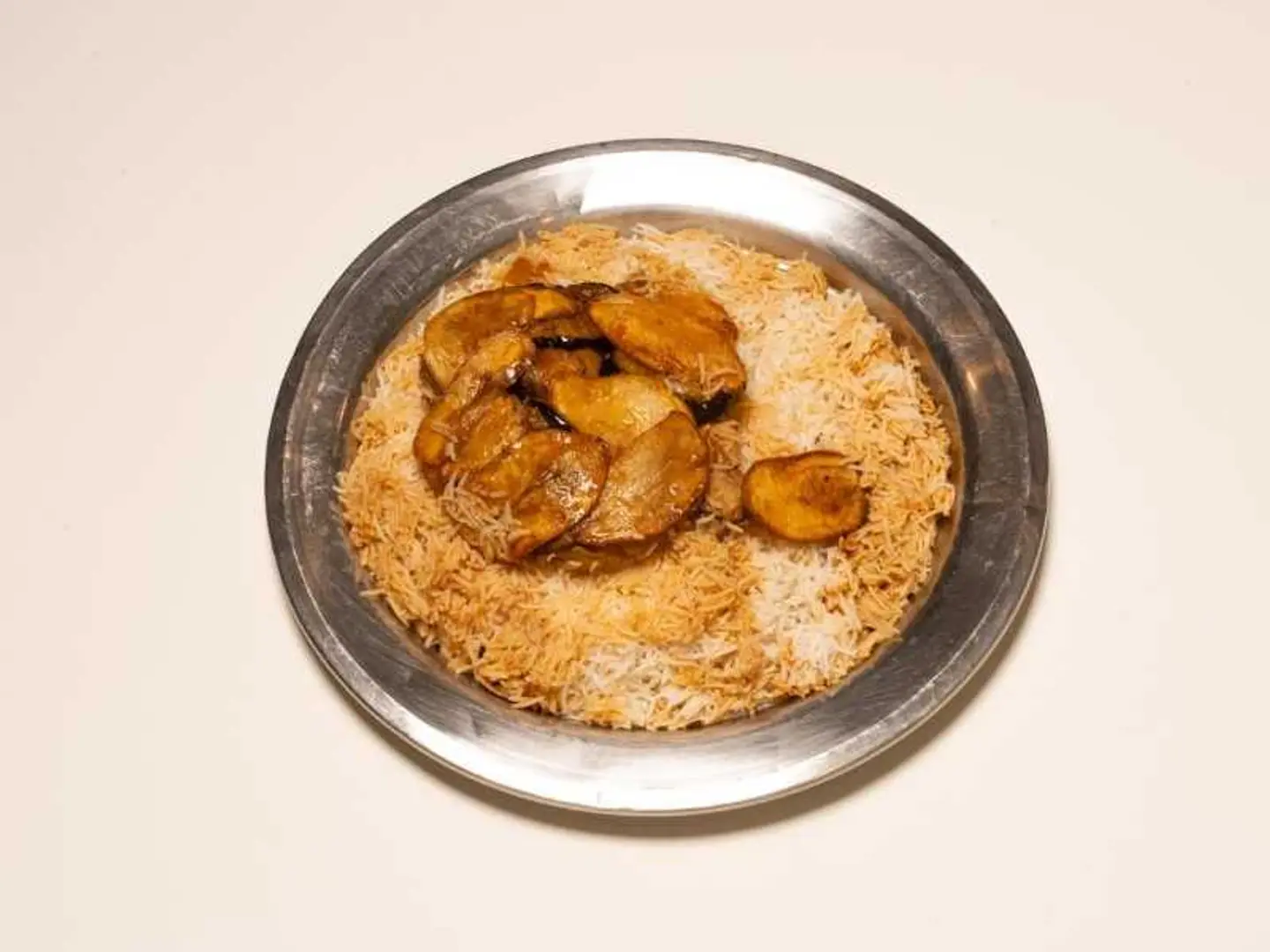 نصف دجاج مقلوب بخار