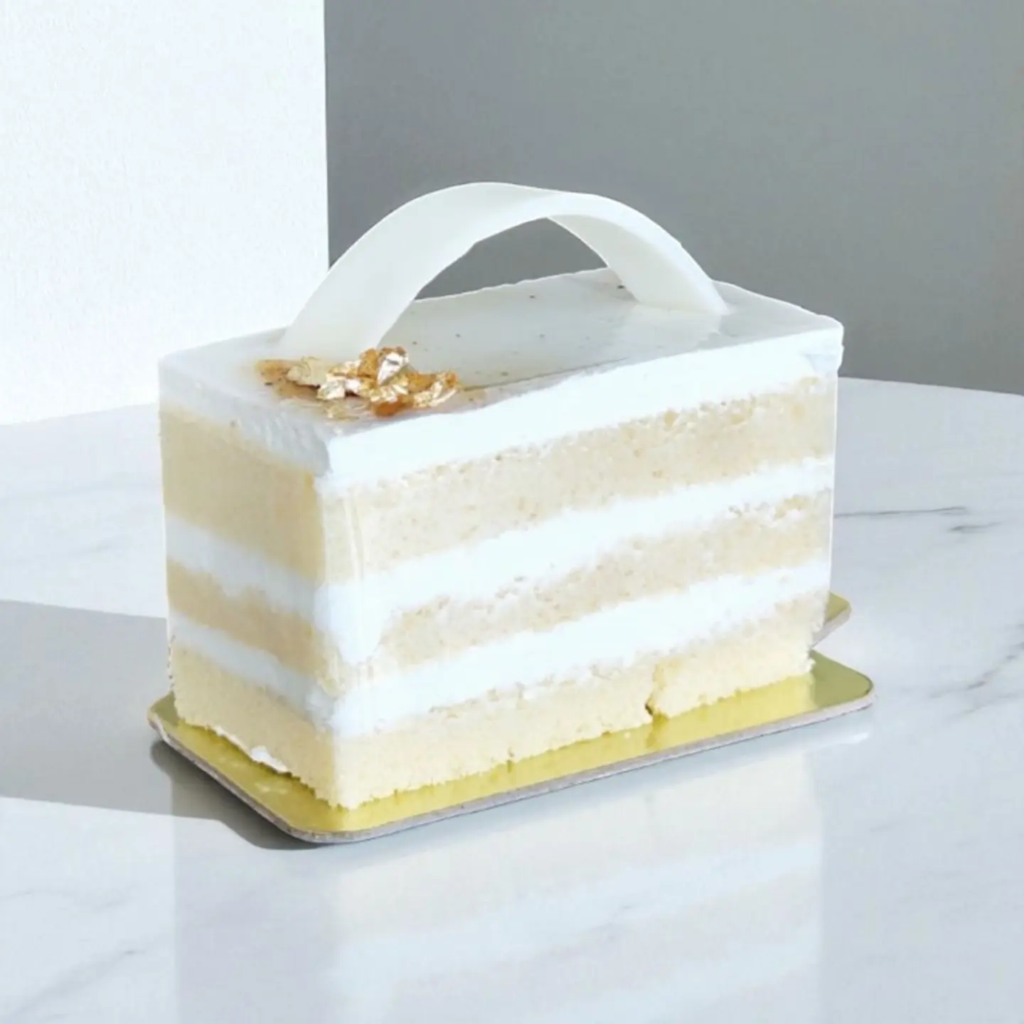 قطعة كيك فانيلا