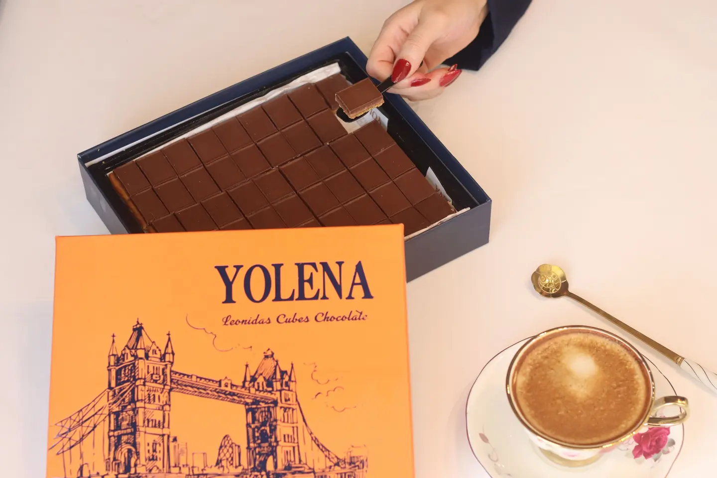يولينا مكعبات الشوكولاته