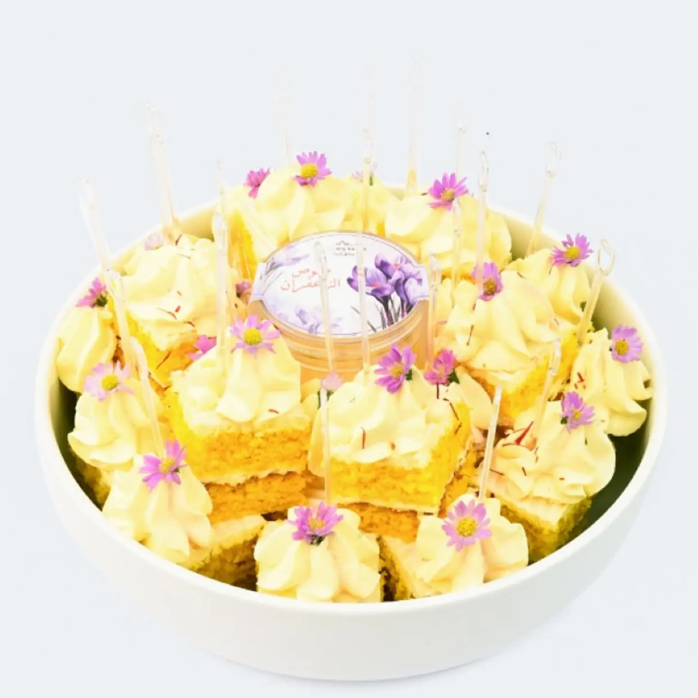 Large Saffron Cake 8718