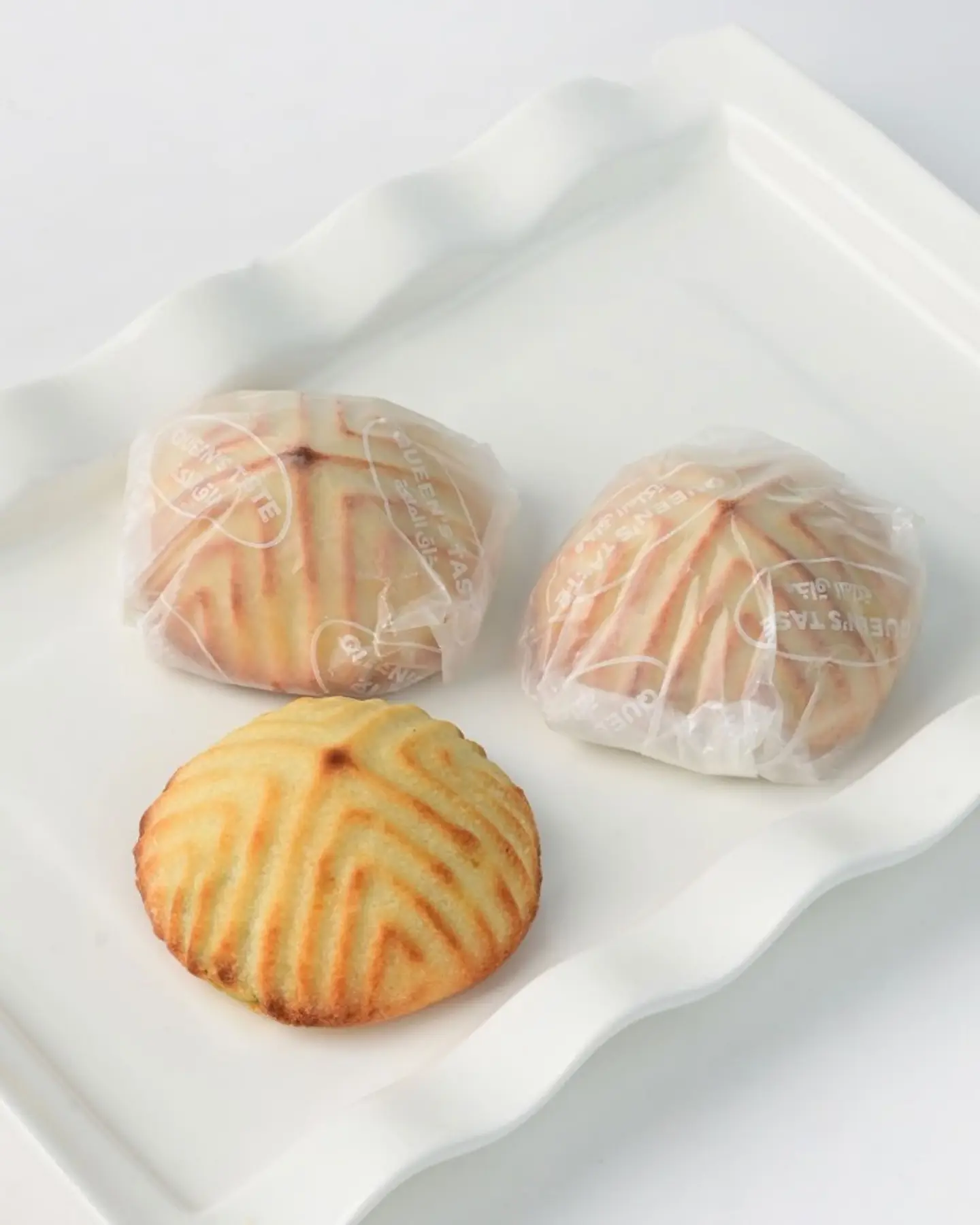 Wrapped Pistachio Semolina Maamoul 2873