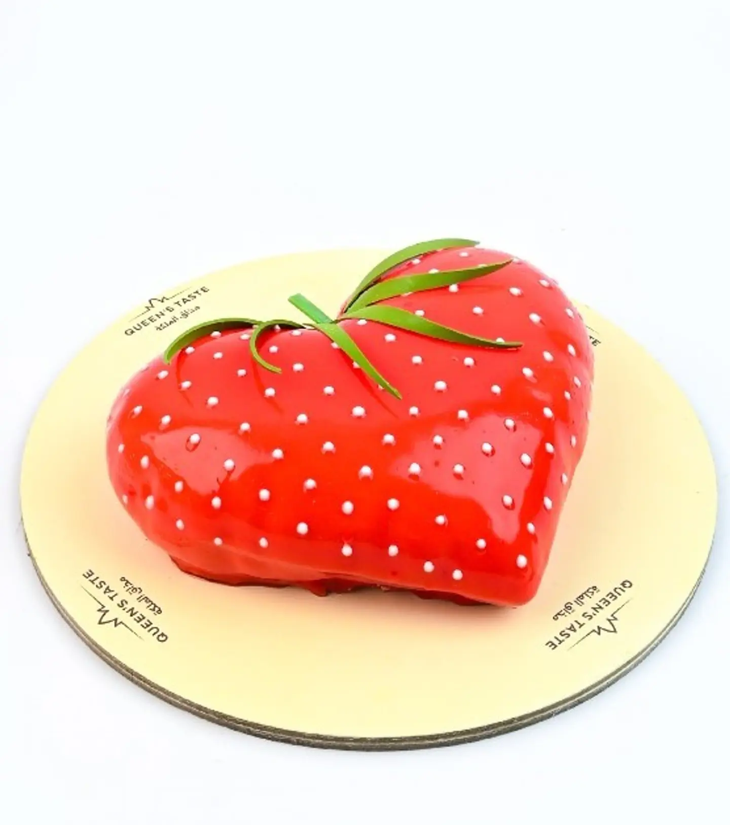 Strawberry Heart Cake 11656