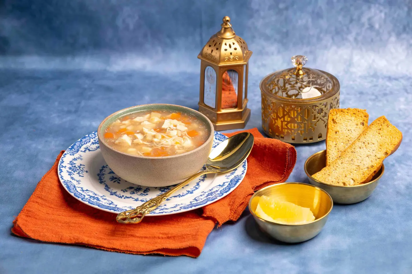 شوربة الشعيرية بالدجاج والخضار