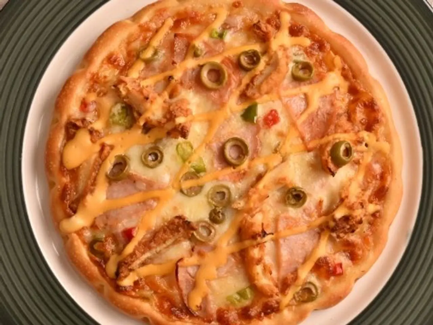 Chicken Dynamite Pizza