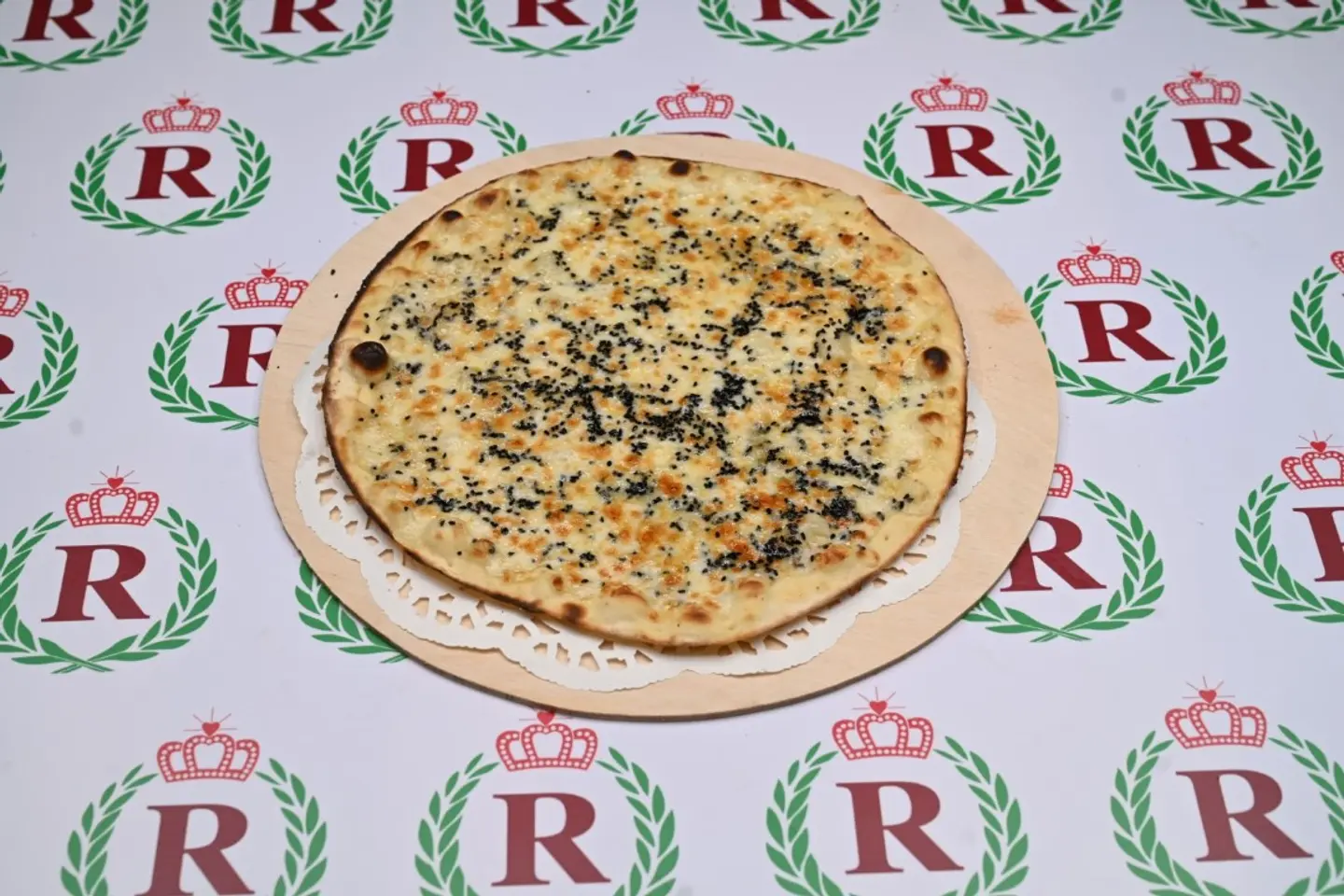 مناقيش جبن مع حبة البركة