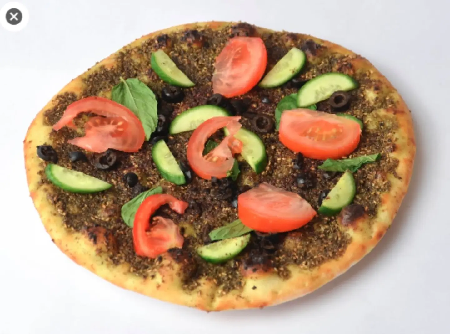 مناقيش زعتر مع خضار