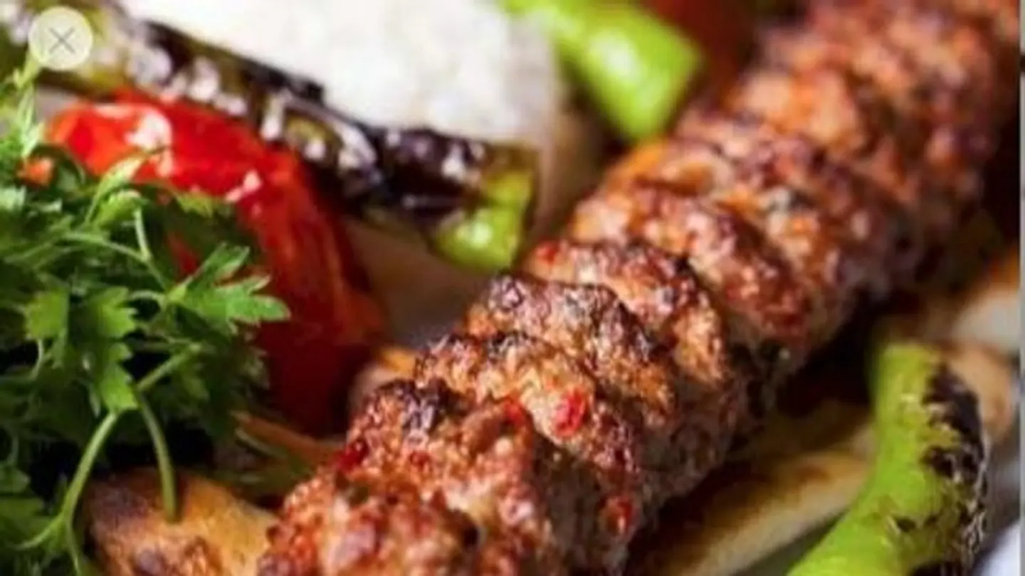 مشويات الروشة نص كباب دجاج