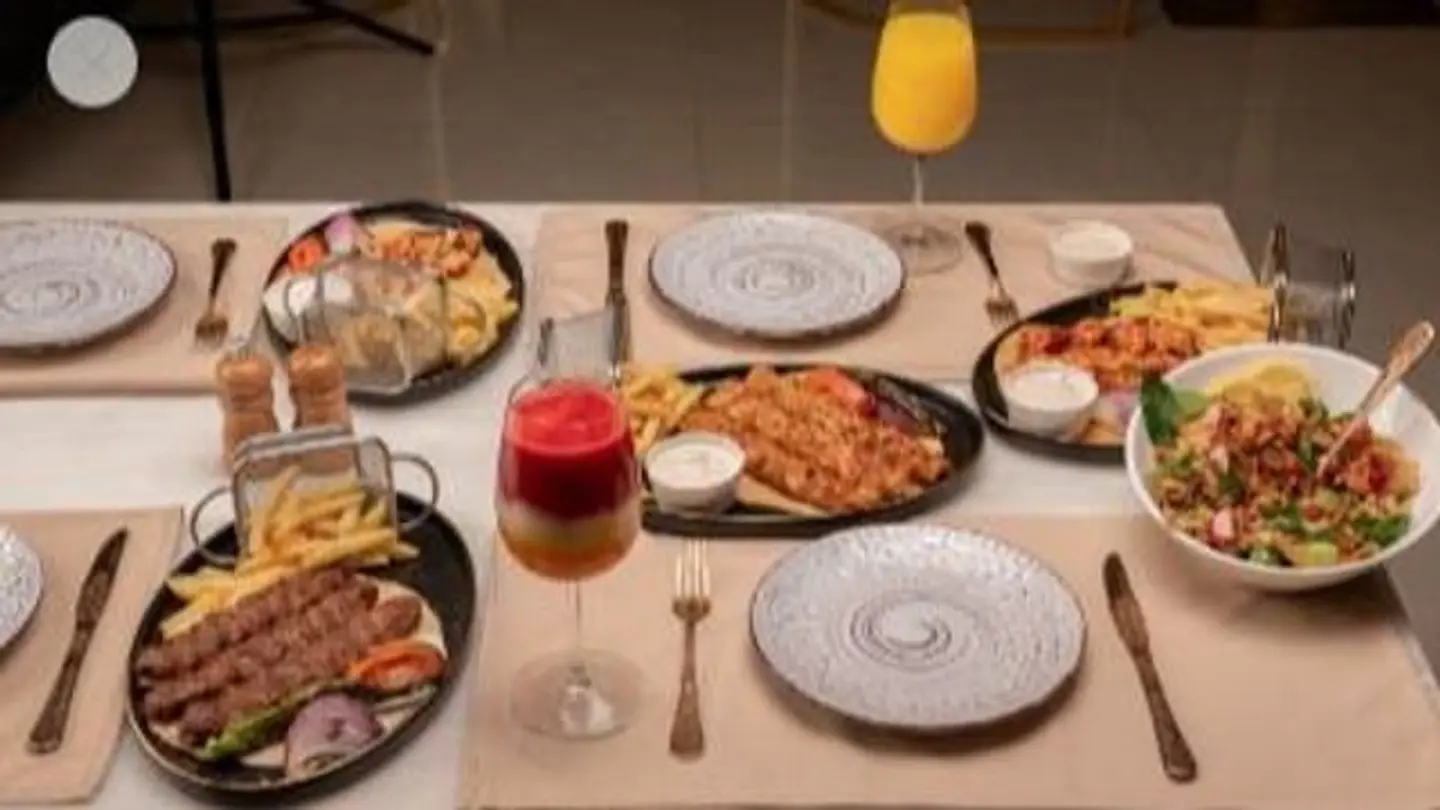 مشويات الروشة 1 كيلو لحم مع الارز