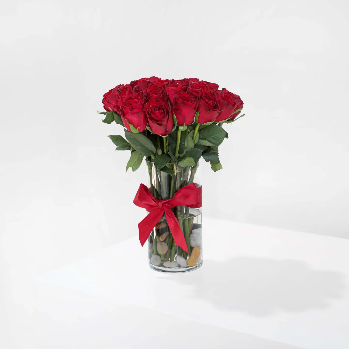 Vase 30 Red Rose Stems