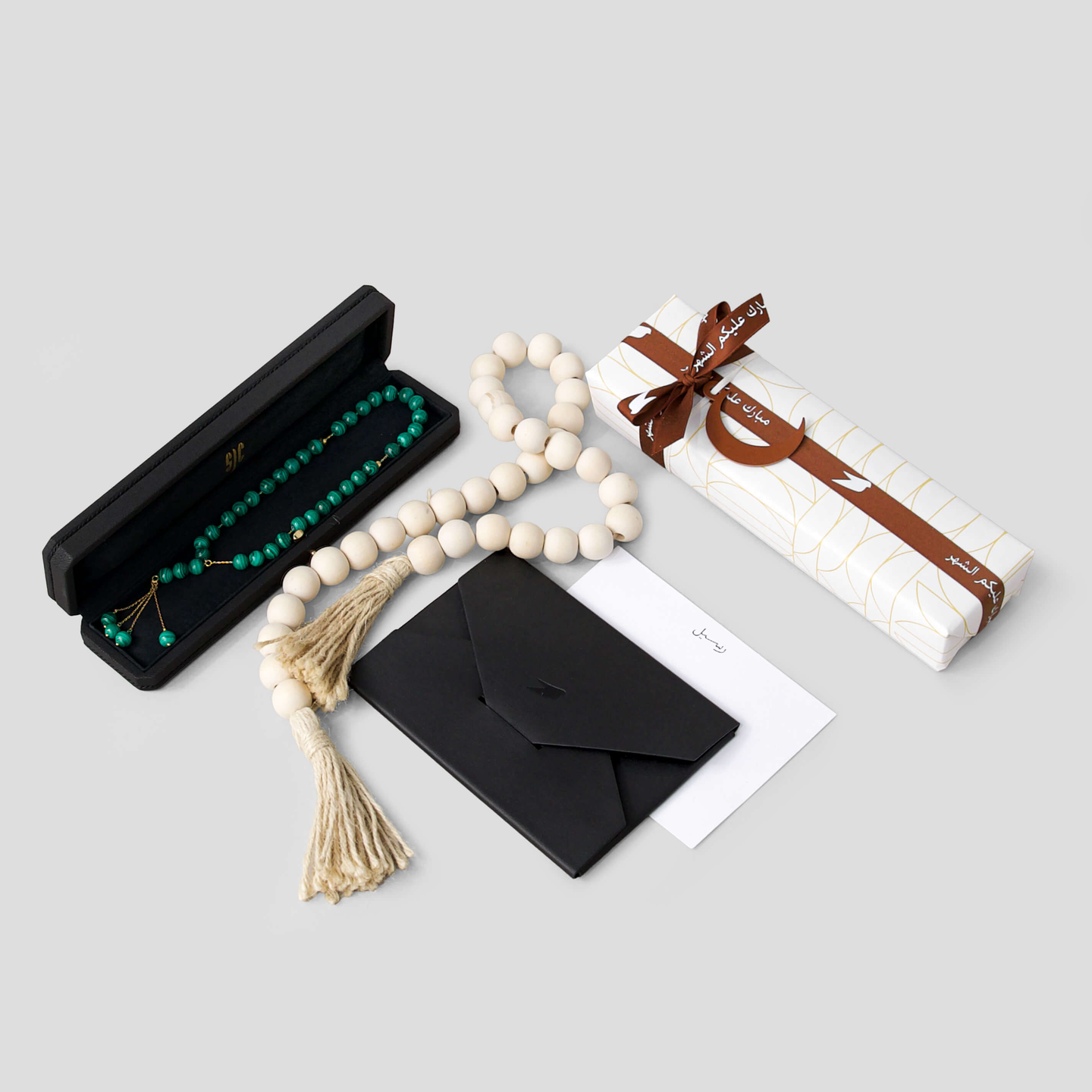 هدية سبحة أحجار الأونيكس الكريمة الخضراء والذهب رمضان ٢٠٢٦