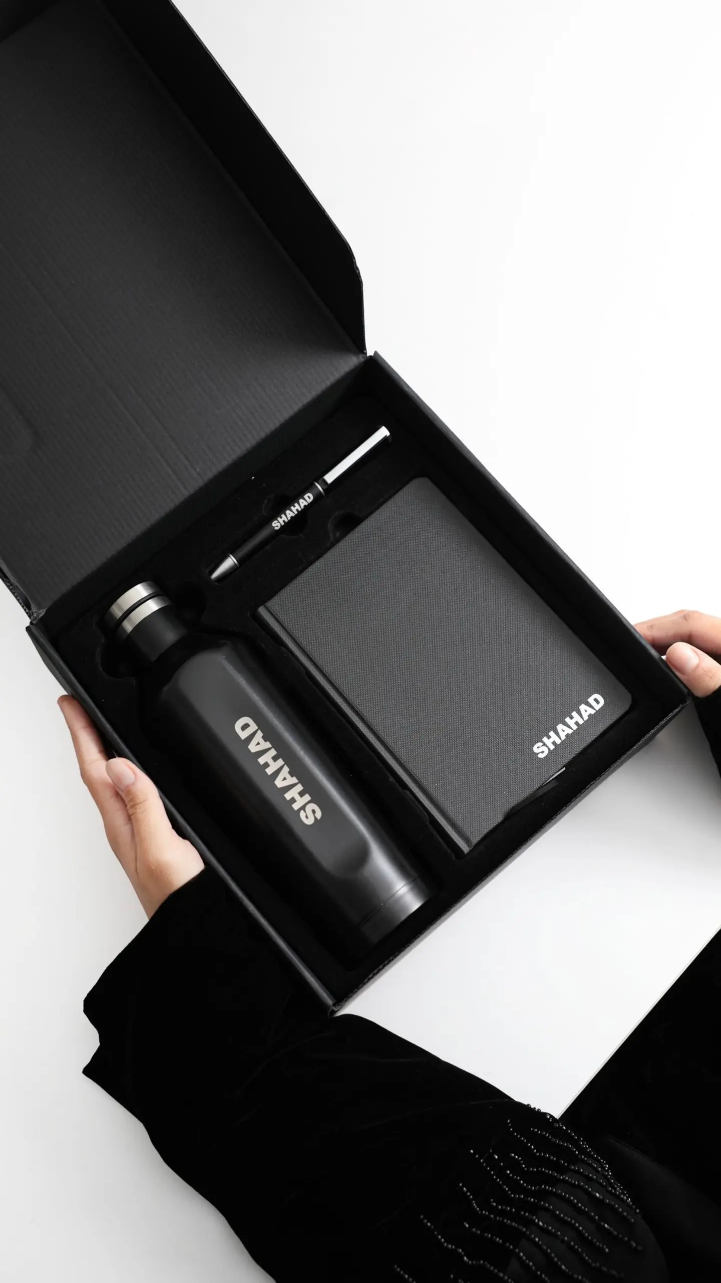 هدية كوب حافظ حرارة و دفتر ملاحظات و قلم