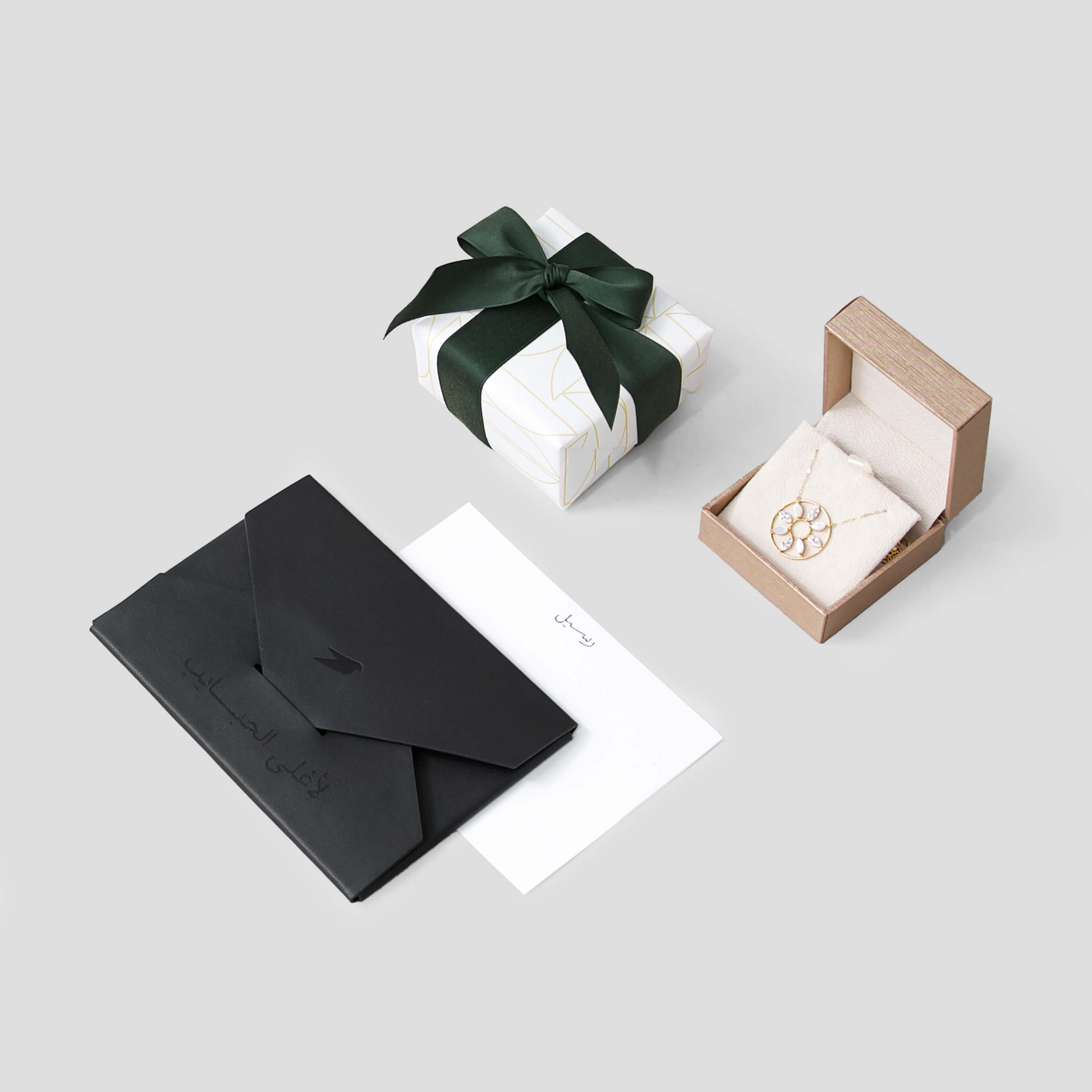 هدية سلسال القصر طويل مع صدف صغير و حجر شفاف