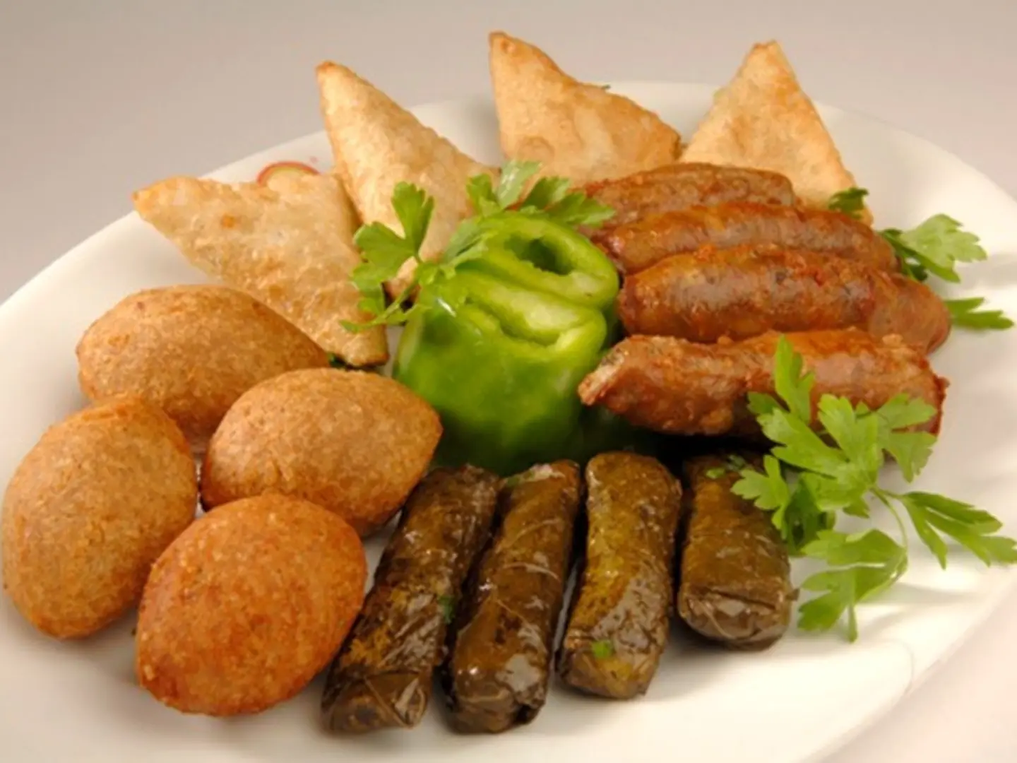 مقبلات ساخنة مشكل صغير