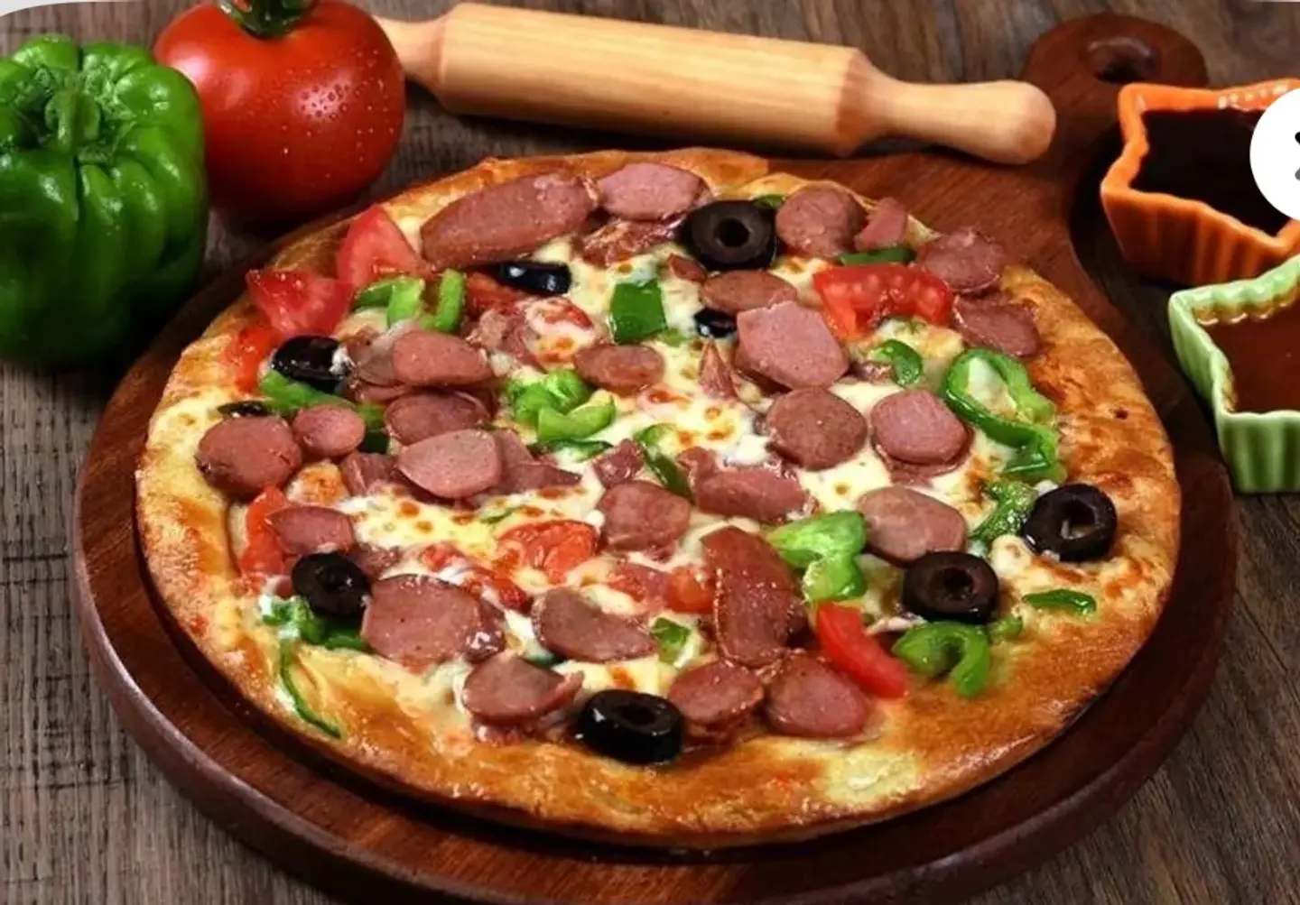 بيتزا نقانق سبيشل