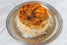 دجاج مقلوبة مع الأرز - نصف