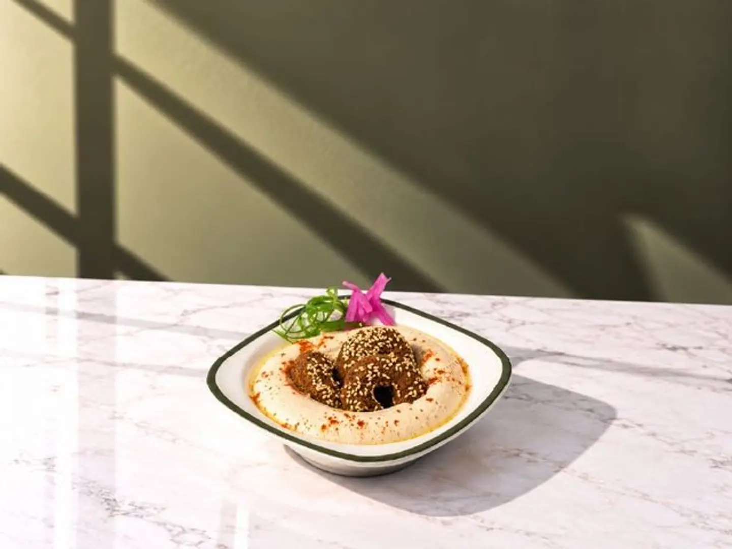 Hummus With Falafel