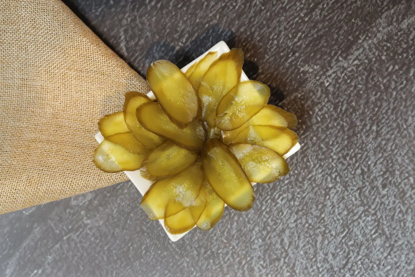 Small Pickle Plate