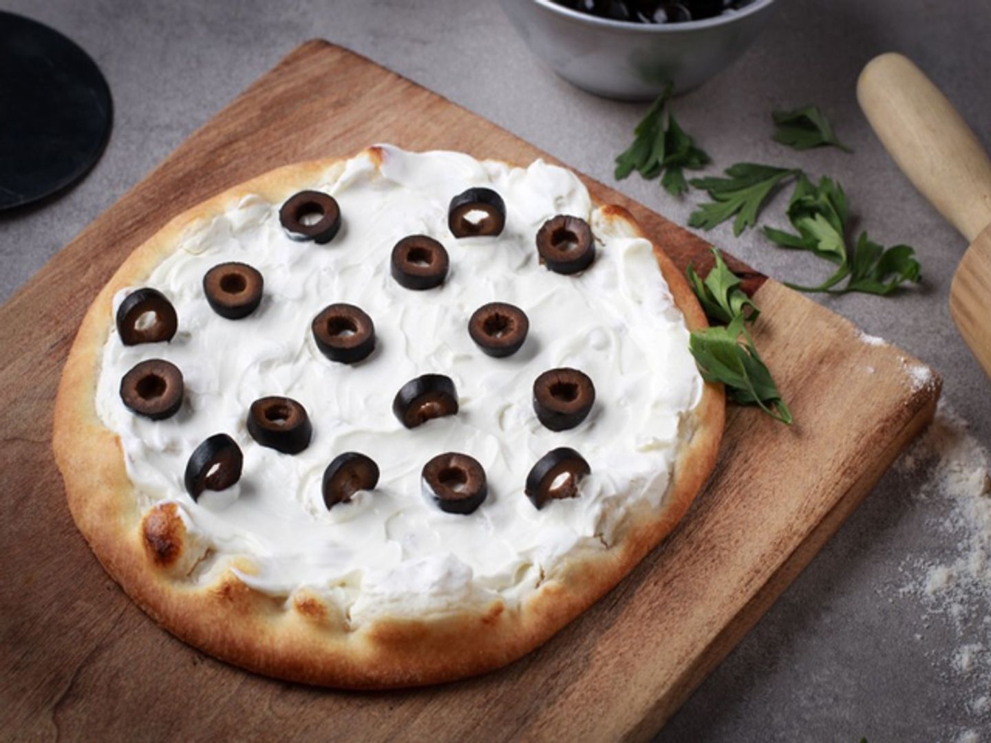 Labneh / Olive