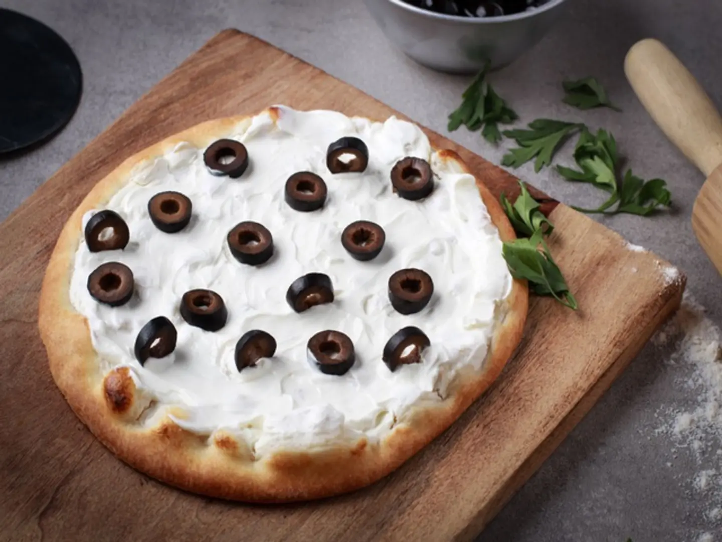 Labneh / Olive