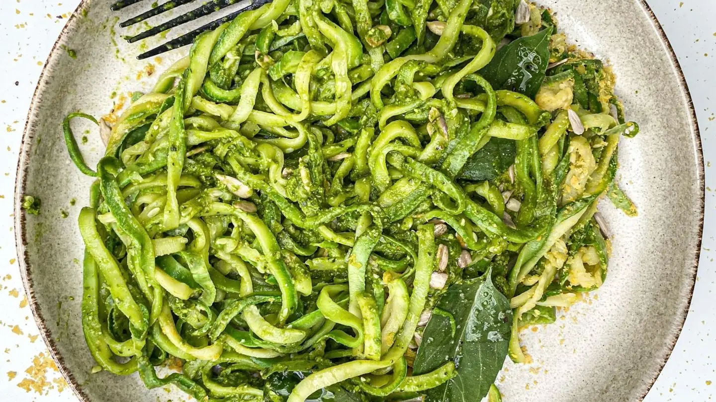 كوسا بصلصة البستو