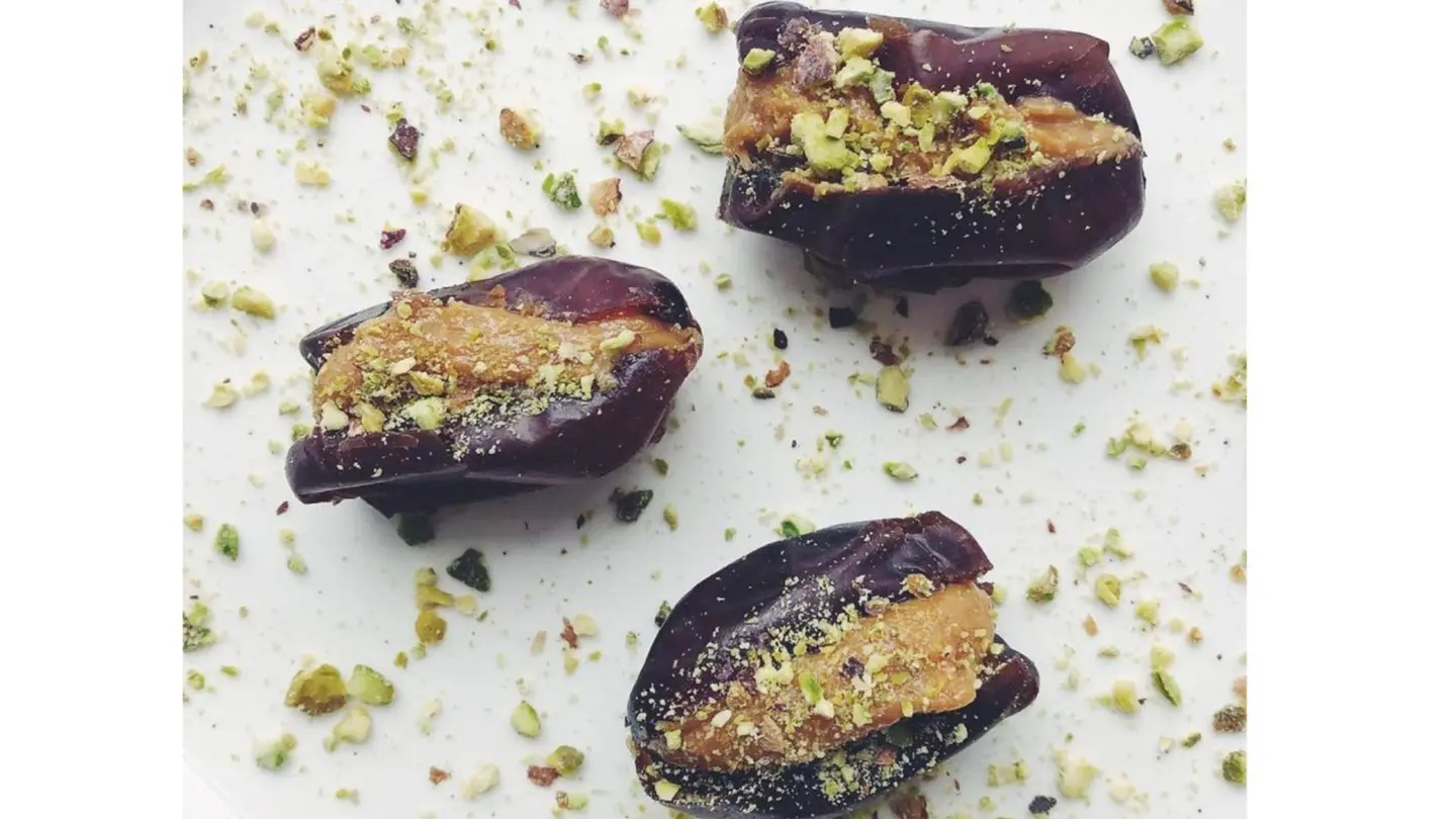 تمر عضوي محشي (كوب)