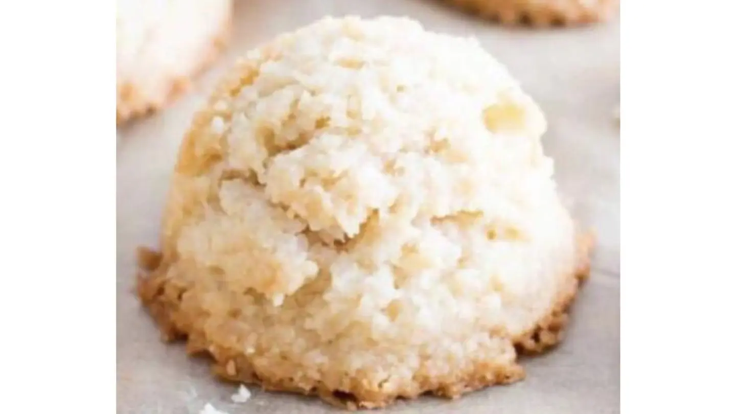 Coconut Macarons