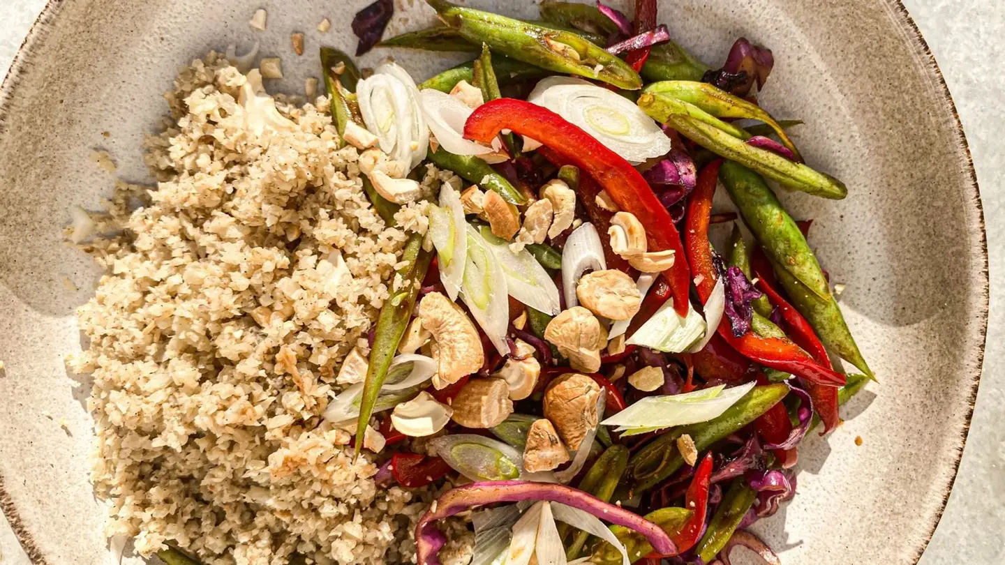 خضار اسيوية مع ارز الزهرة