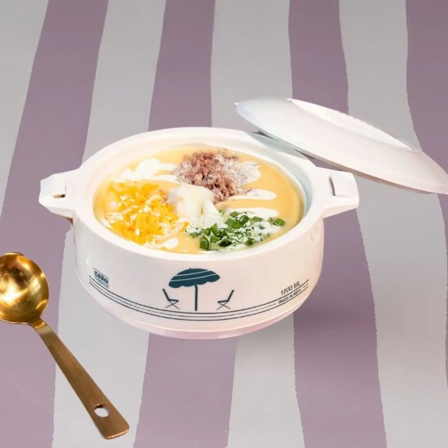 وعاء شوربة البطاطس