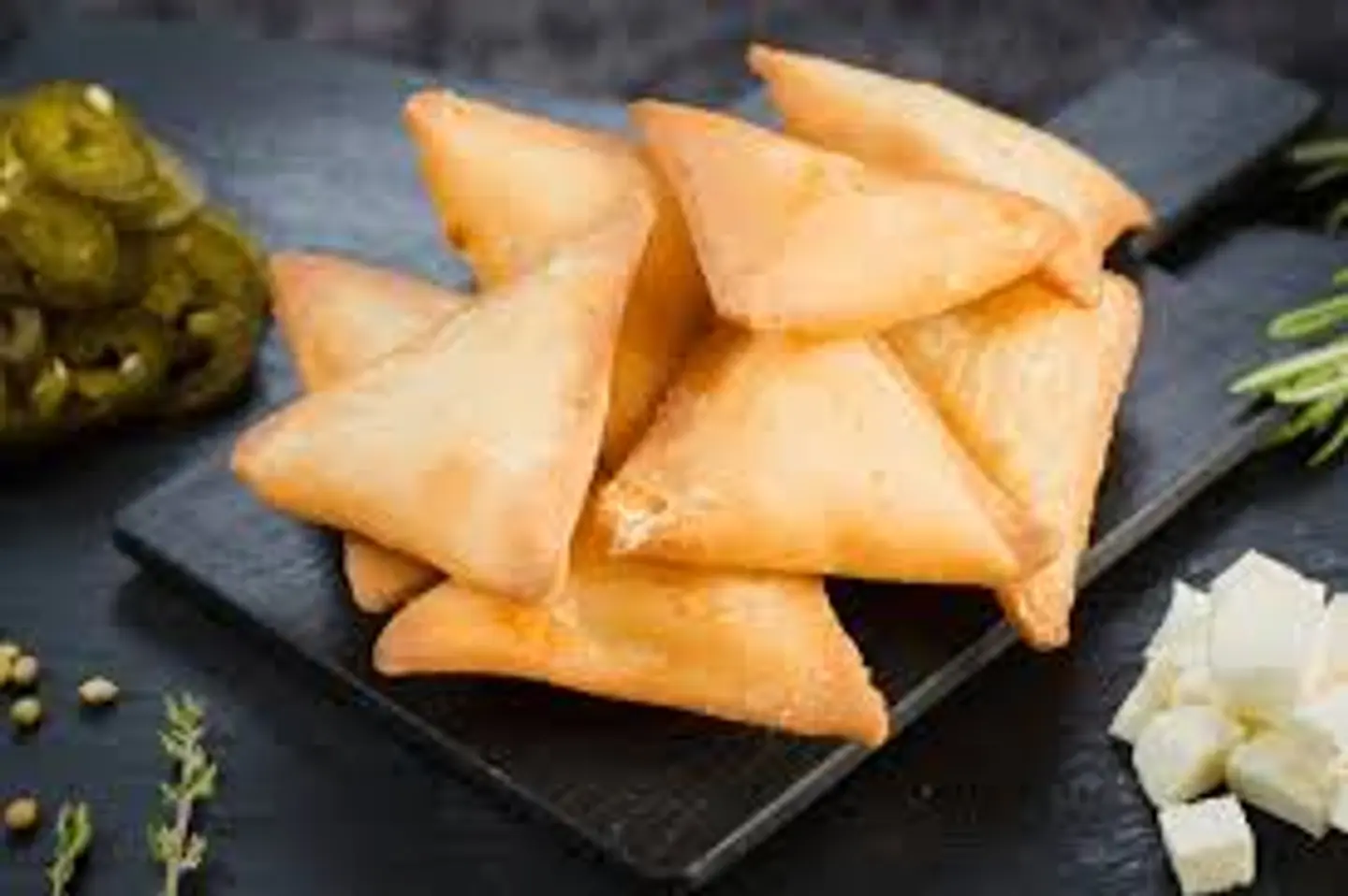 سمبوسة جبن