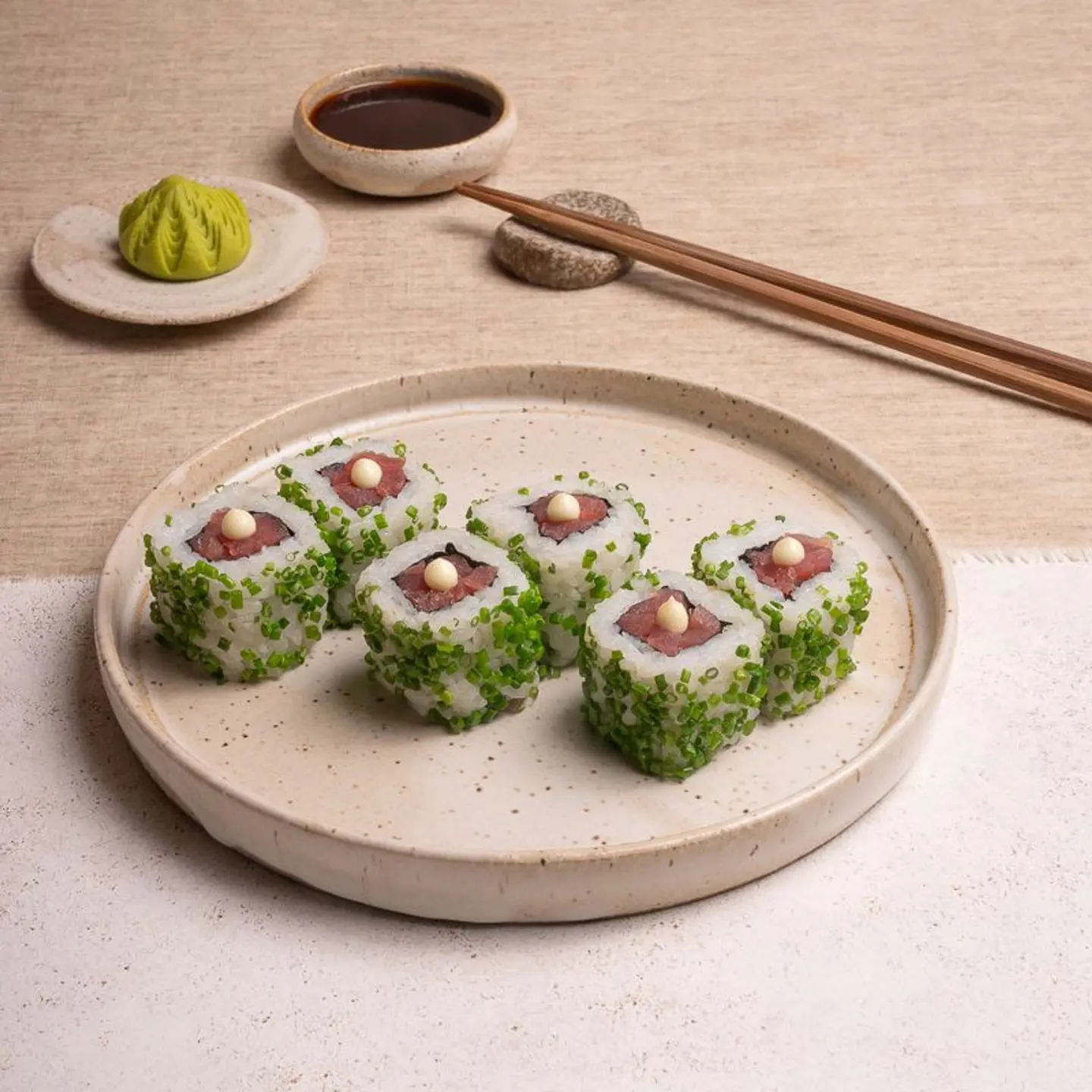 تونة اند وايت ترافل