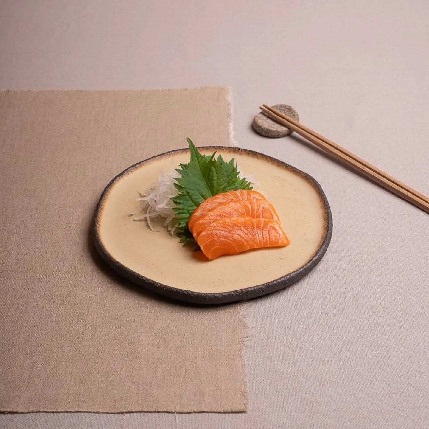 سلمون ساشيمي ٣ قطع