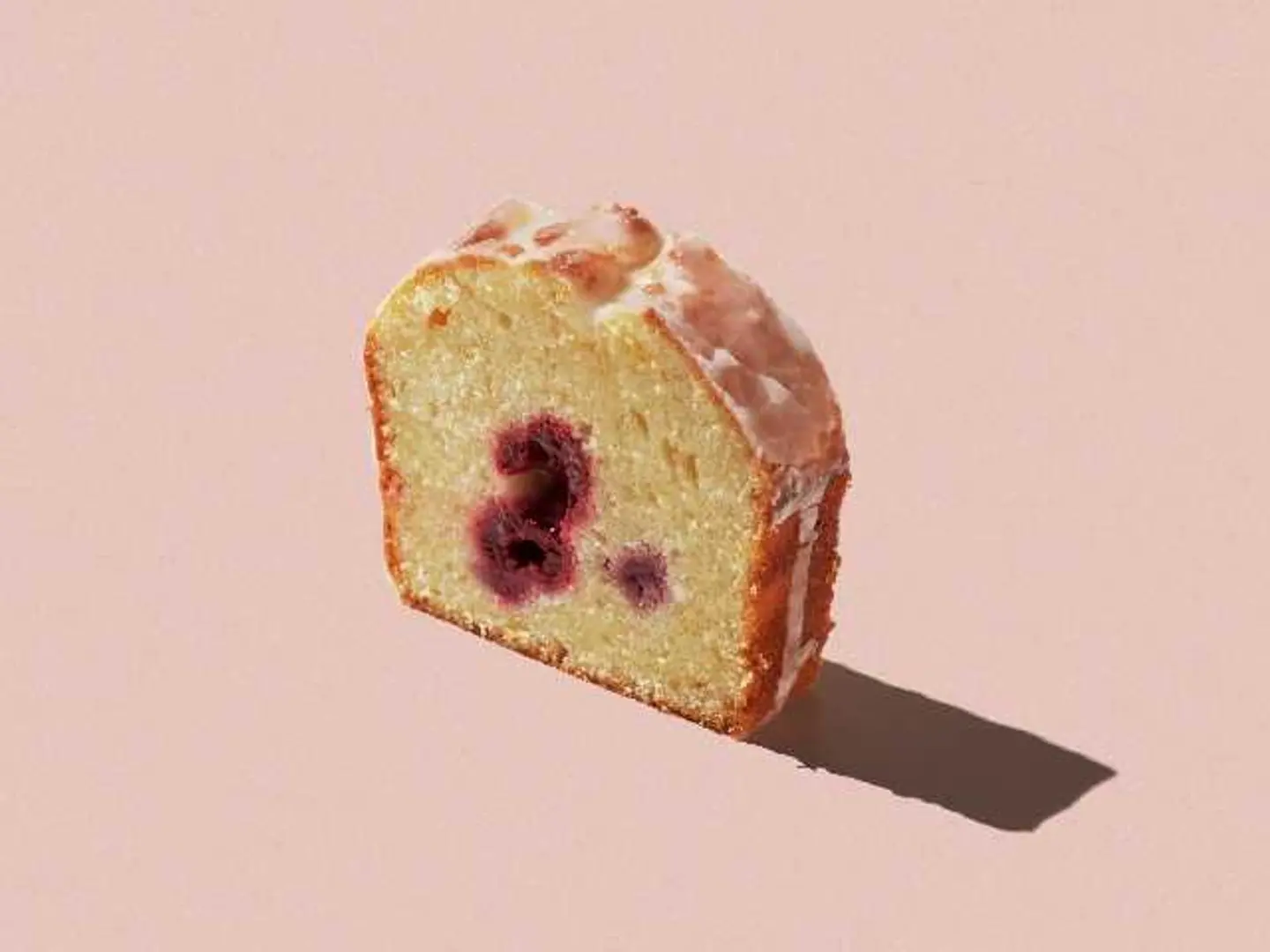 كيكة ليمون مع التوت ( شريحة )