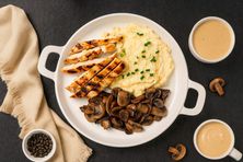 ماش دجاج وفطر مع صوص الغريفي