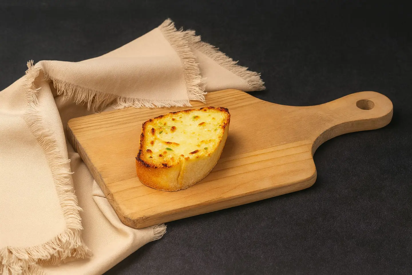 خبز بالجبن والثوم