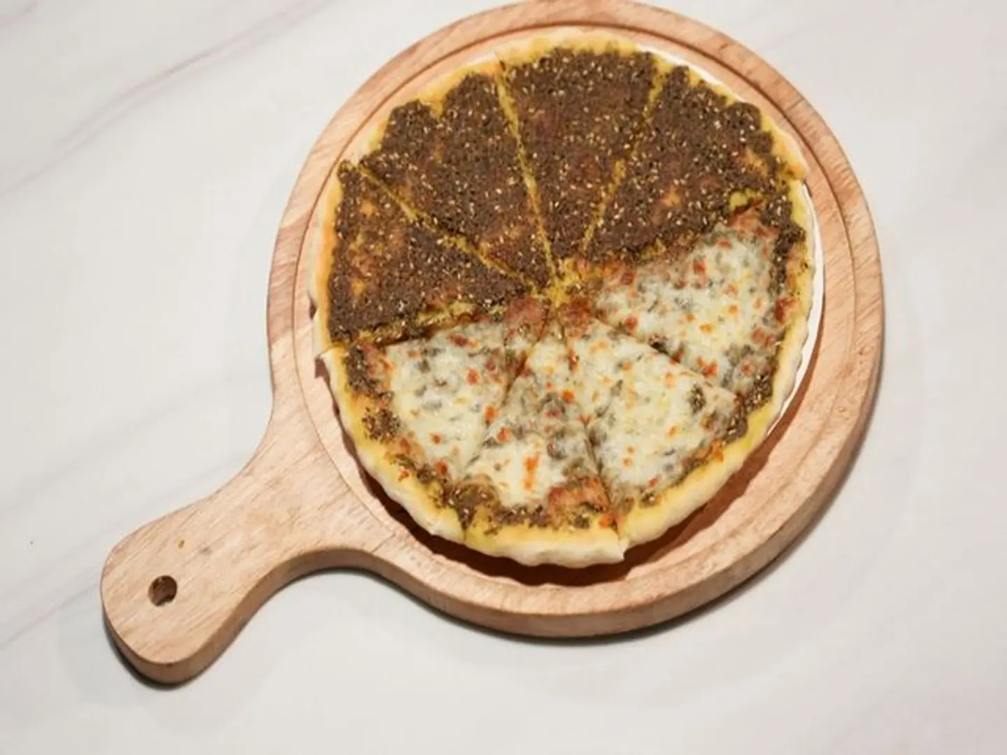 مناقيش لبنة وزعتر