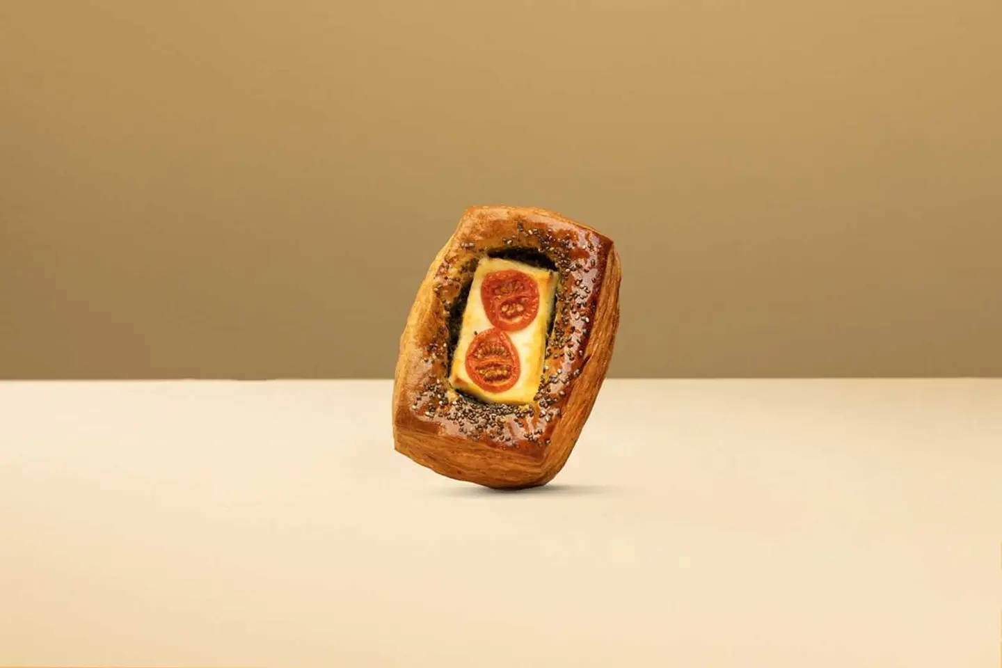 Pesto Halloumi Danish