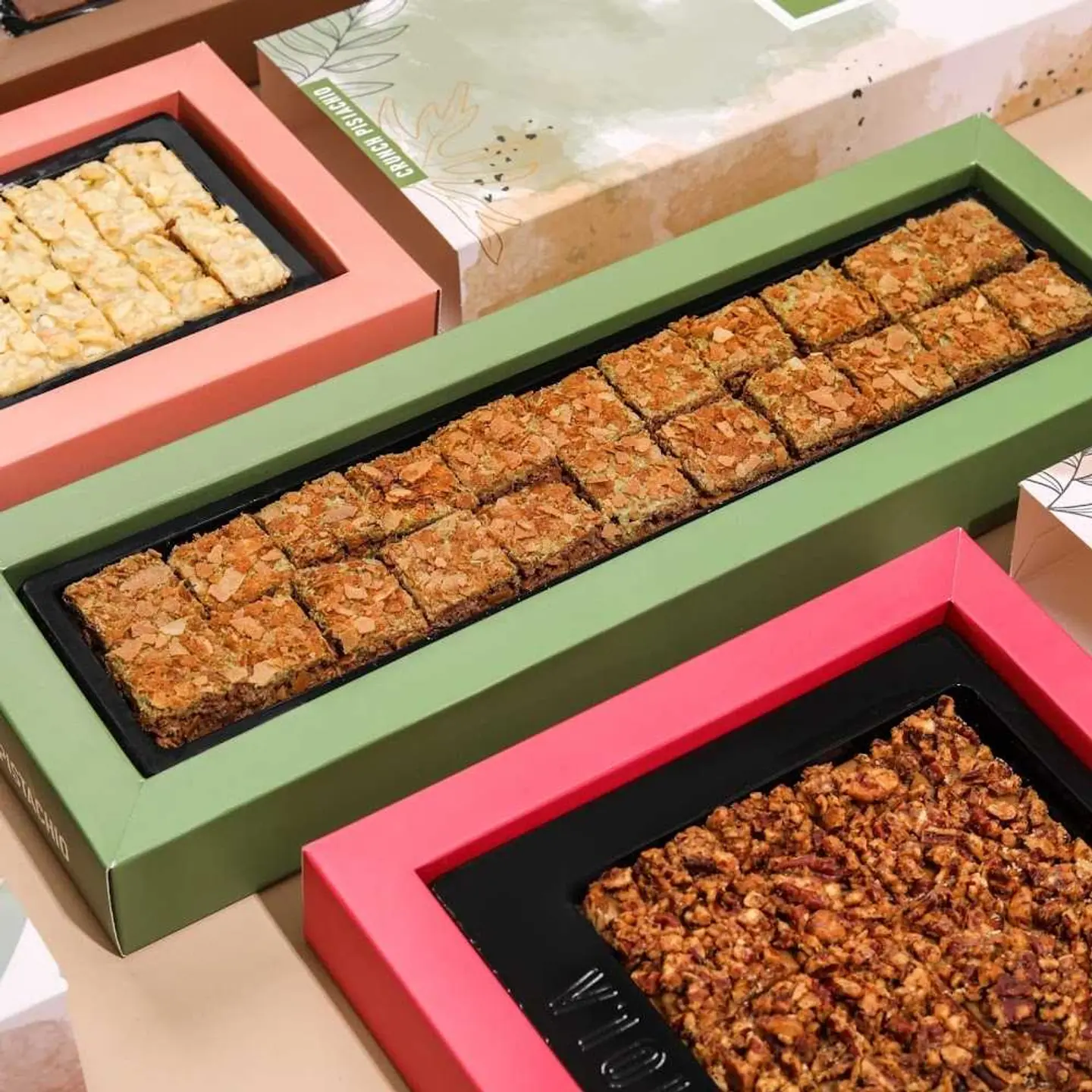 Pistachio Crunchy Box