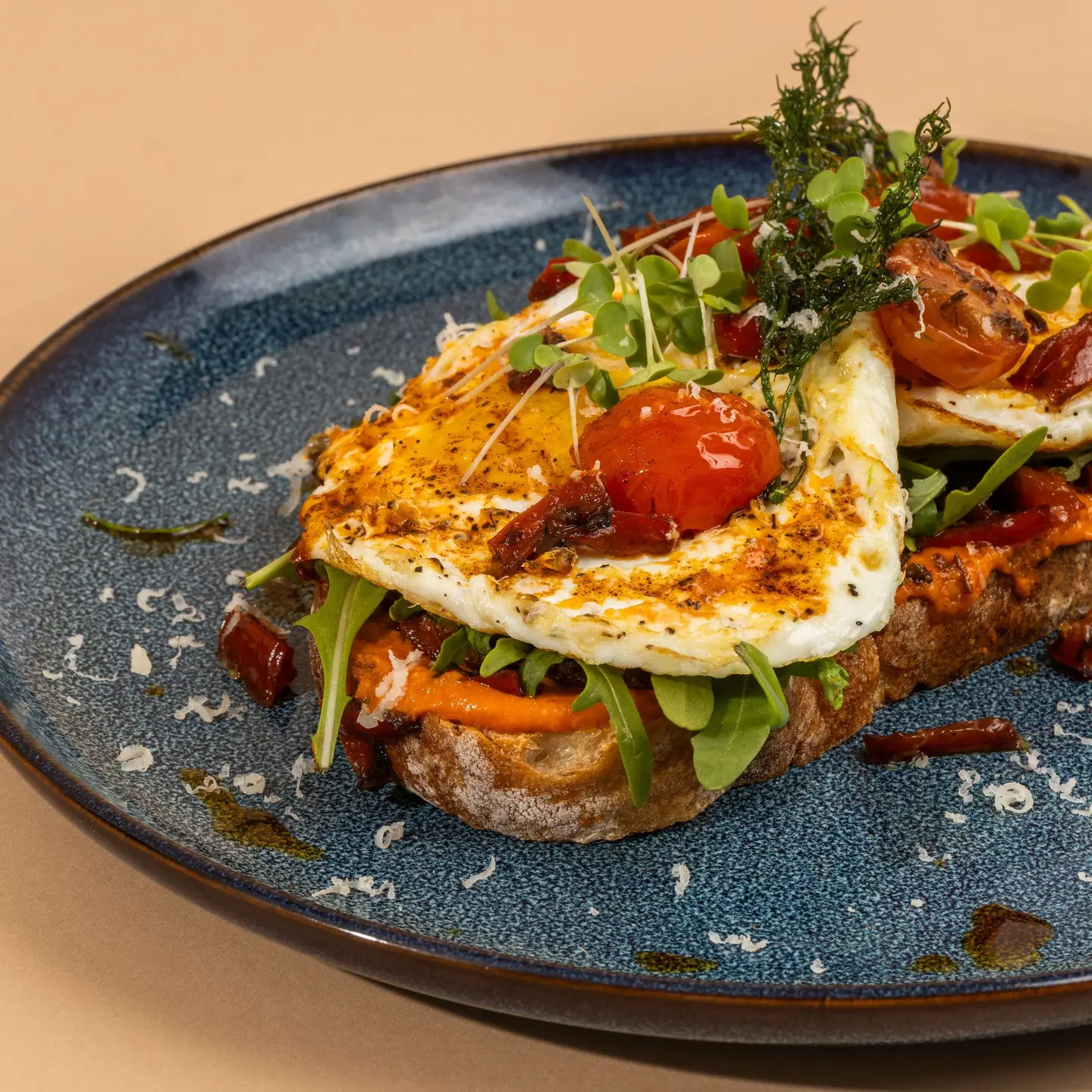 بيض الرومسكو