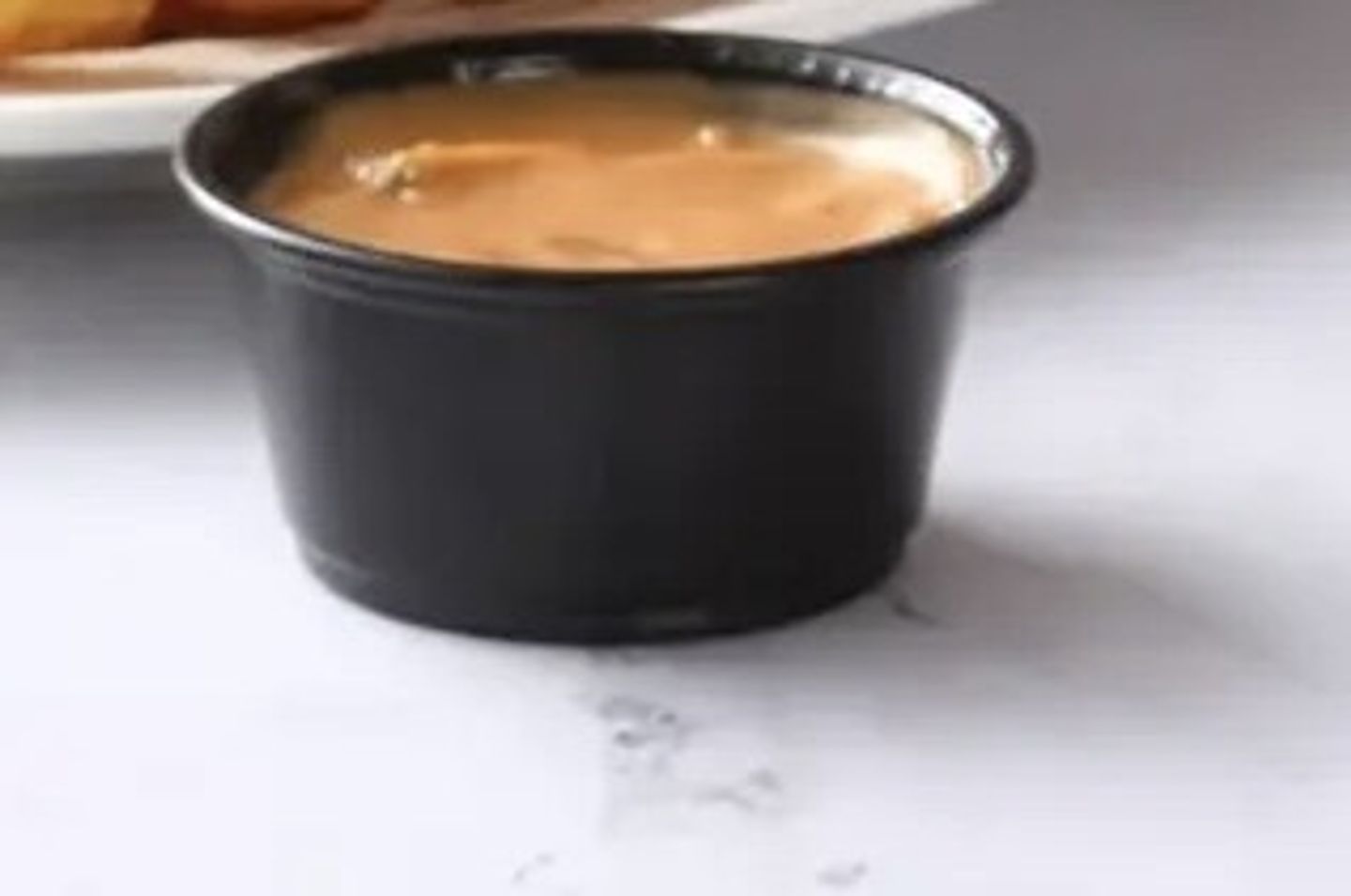 علبة صوص كوكتيل