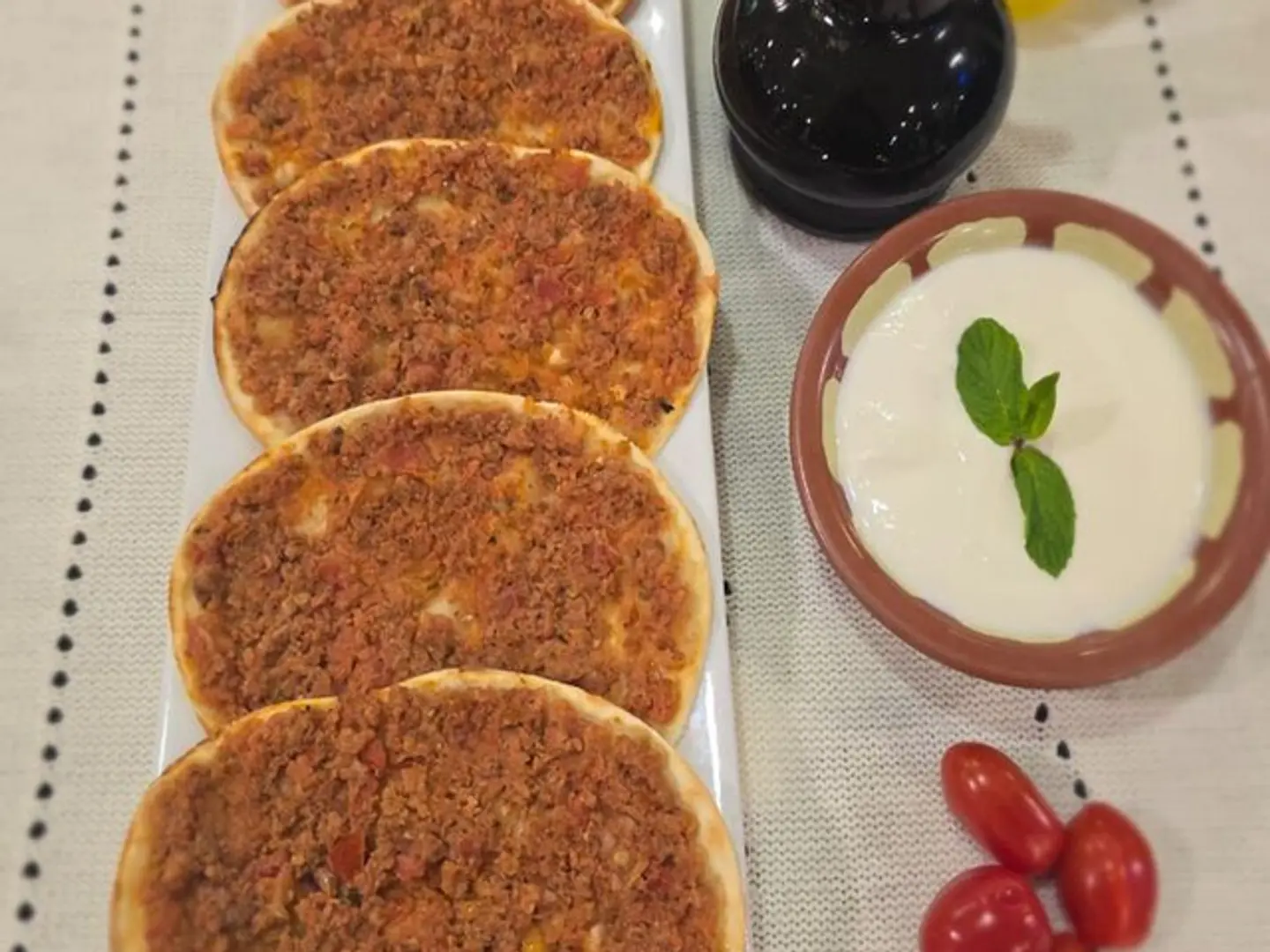 Meat Pies With Tomatoes (5 Piec)