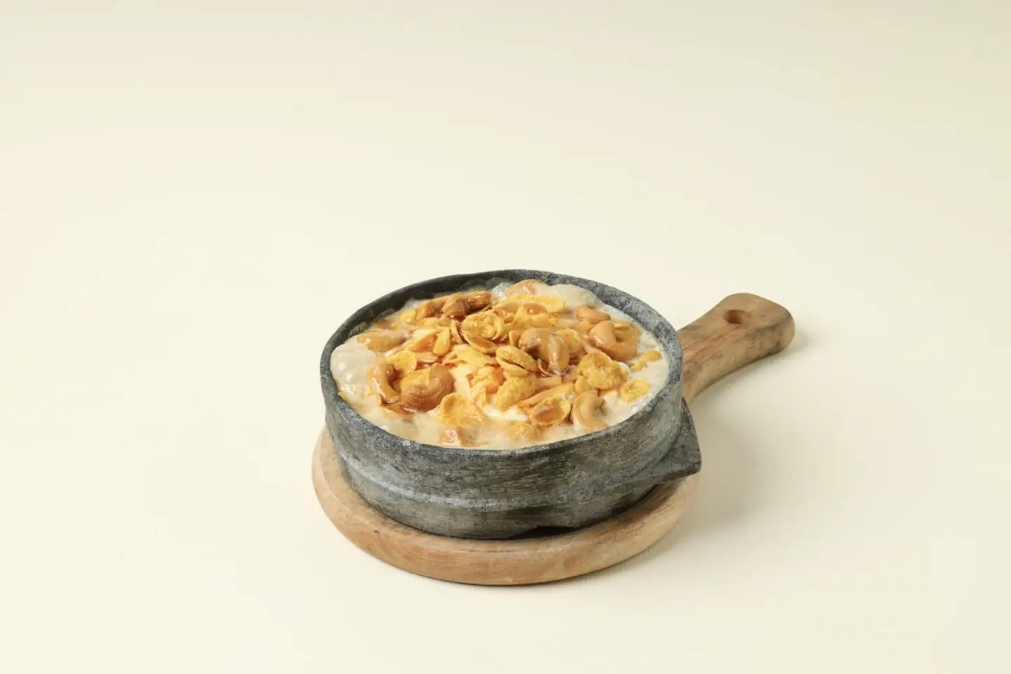 Royal Areeka With Nuts