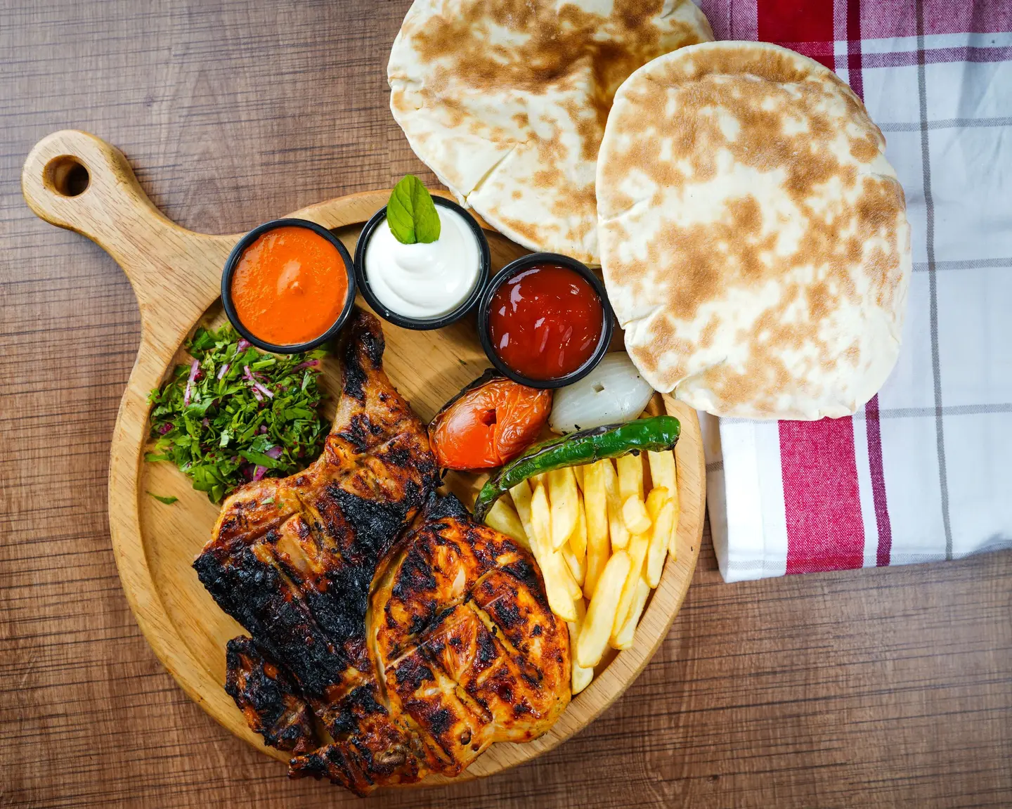 حبة دجاج على الفحم