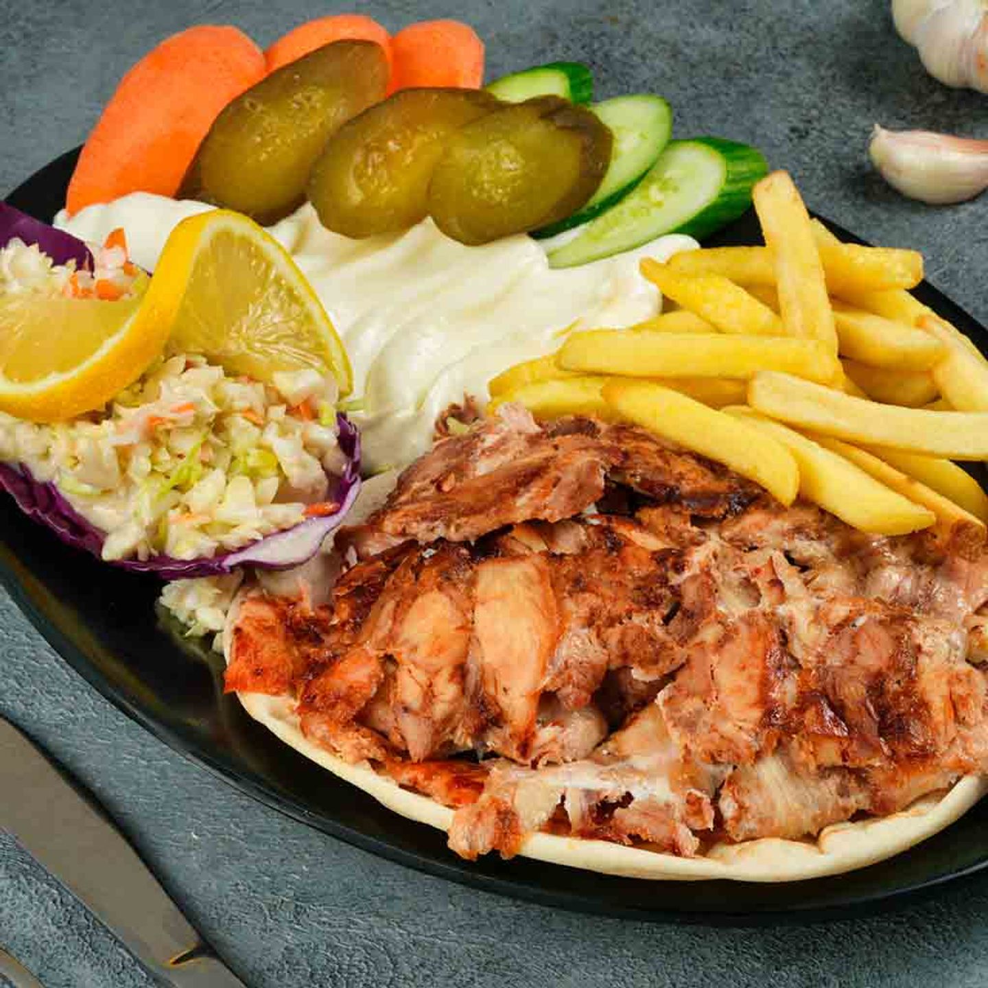 صحن شاورما وسط