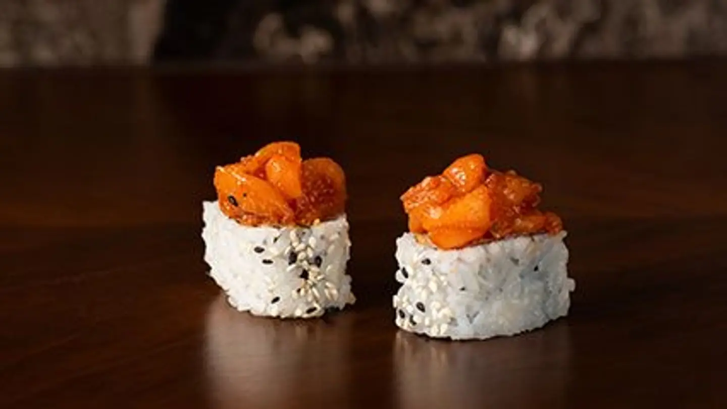 Salmon Spicy California   8 Pcs