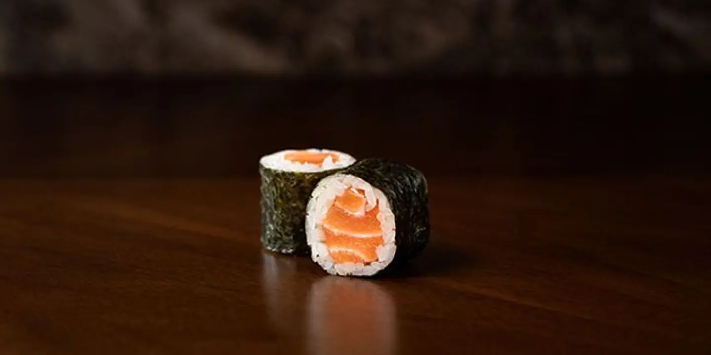 Salmon Maki   6 Pcs