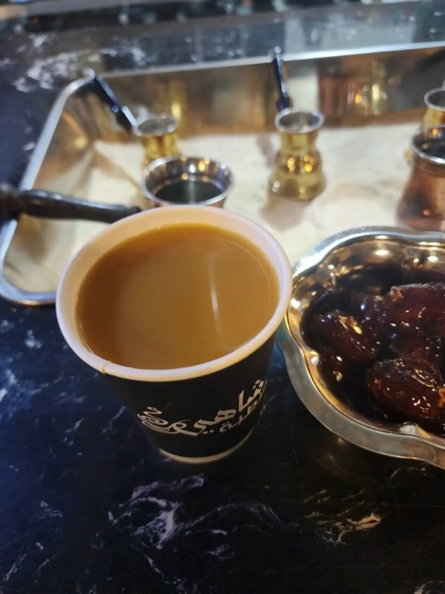 كوب قهوة سعودية كبير