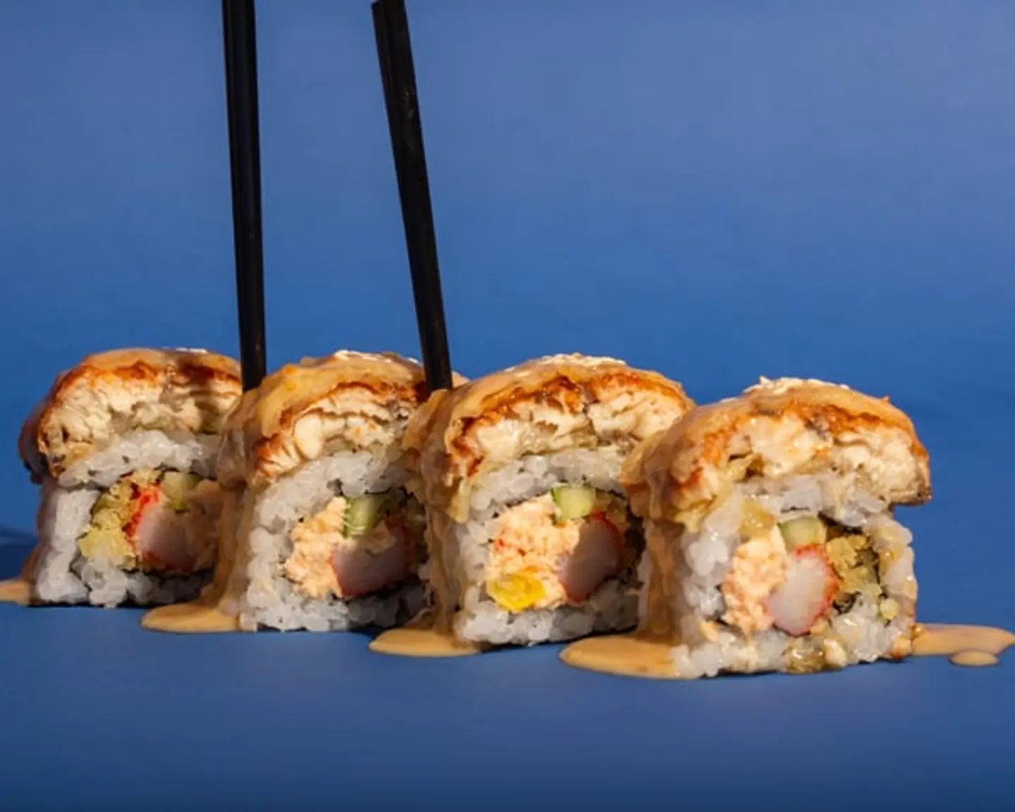 الأوناجي سلمون رول المميز