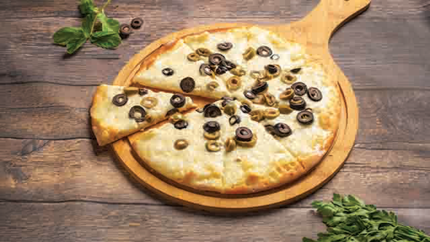 Akkawi Cheese With Olives