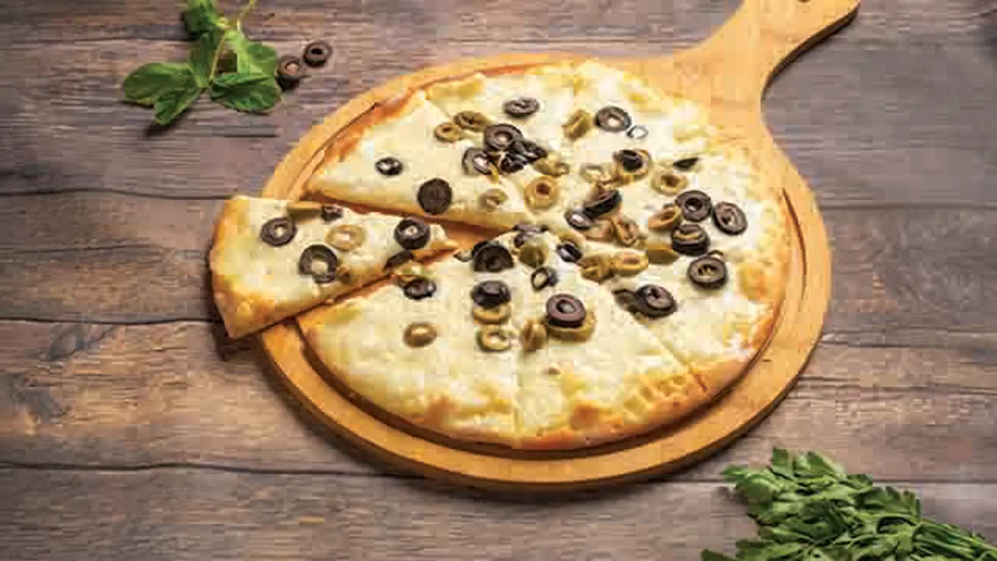 Akkawi Cheese With Olives